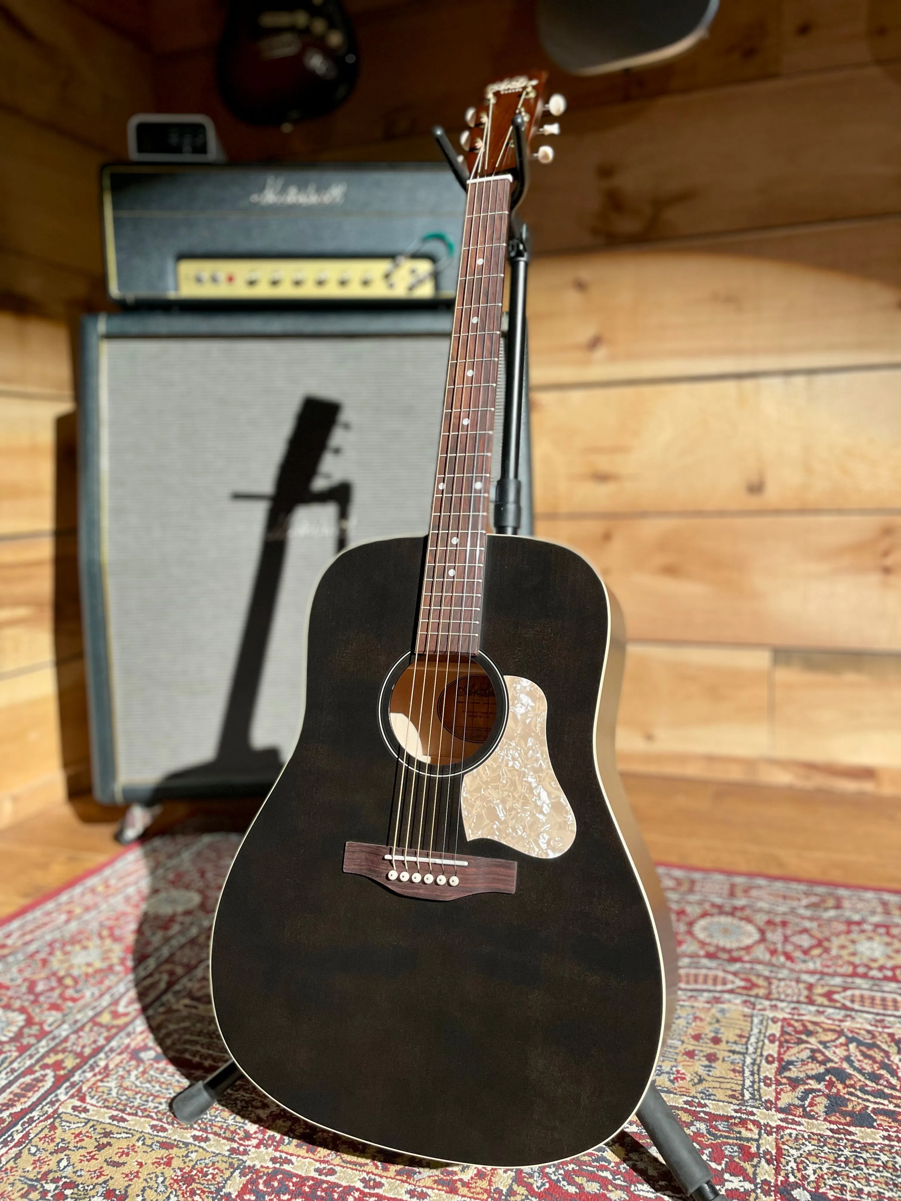 Art & Lutherie Americana, Faded Black