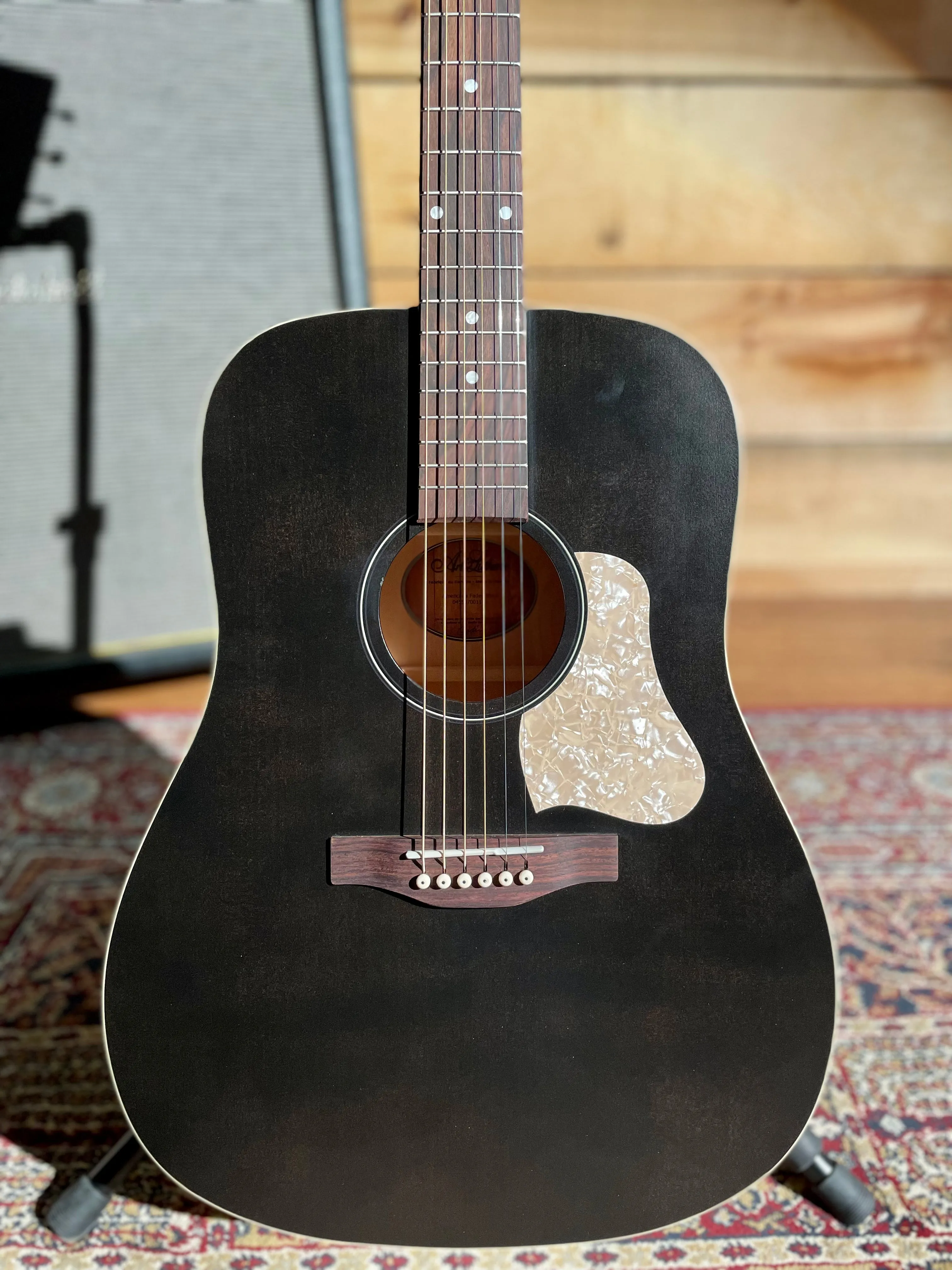 Art & Lutherie Americana, Faded Black