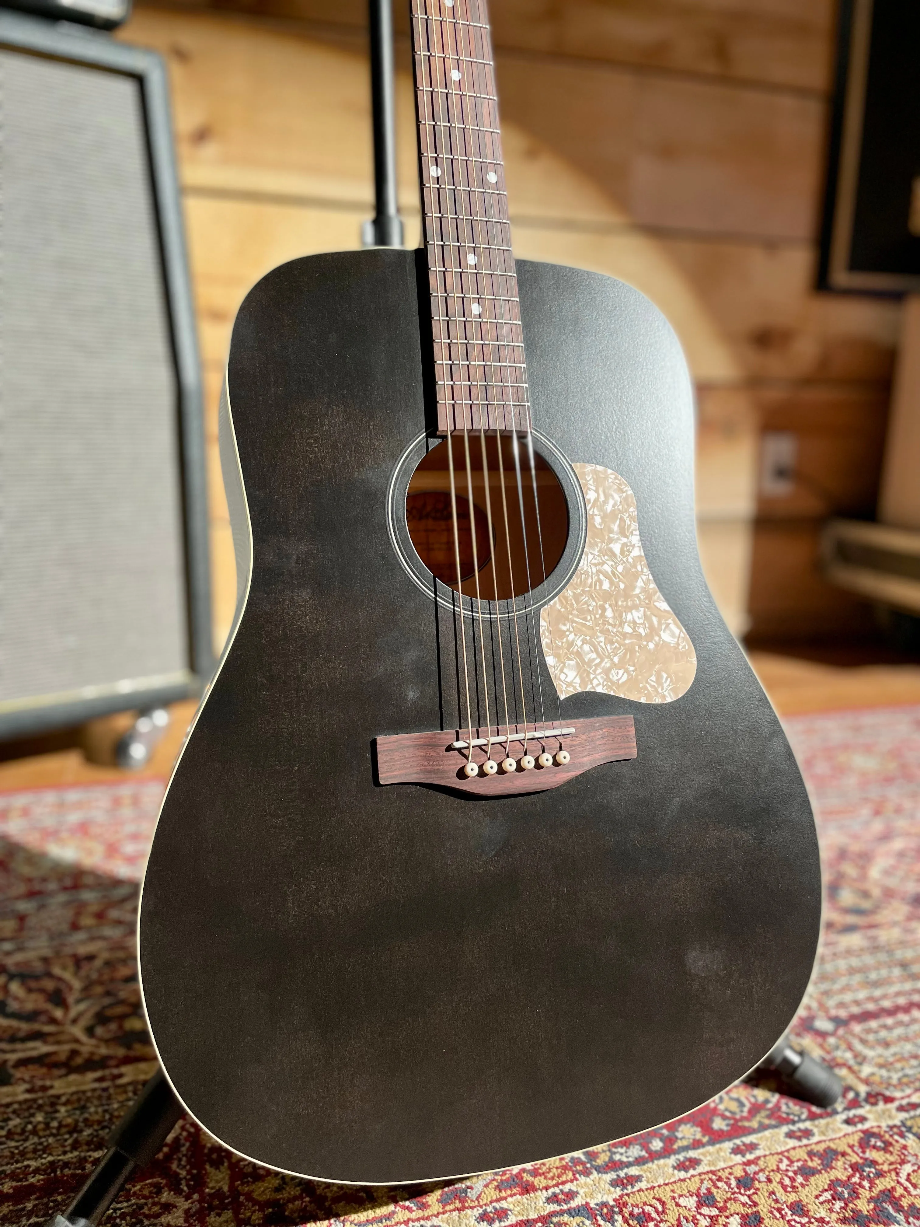 Art & Lutherie Americana, Faded Black