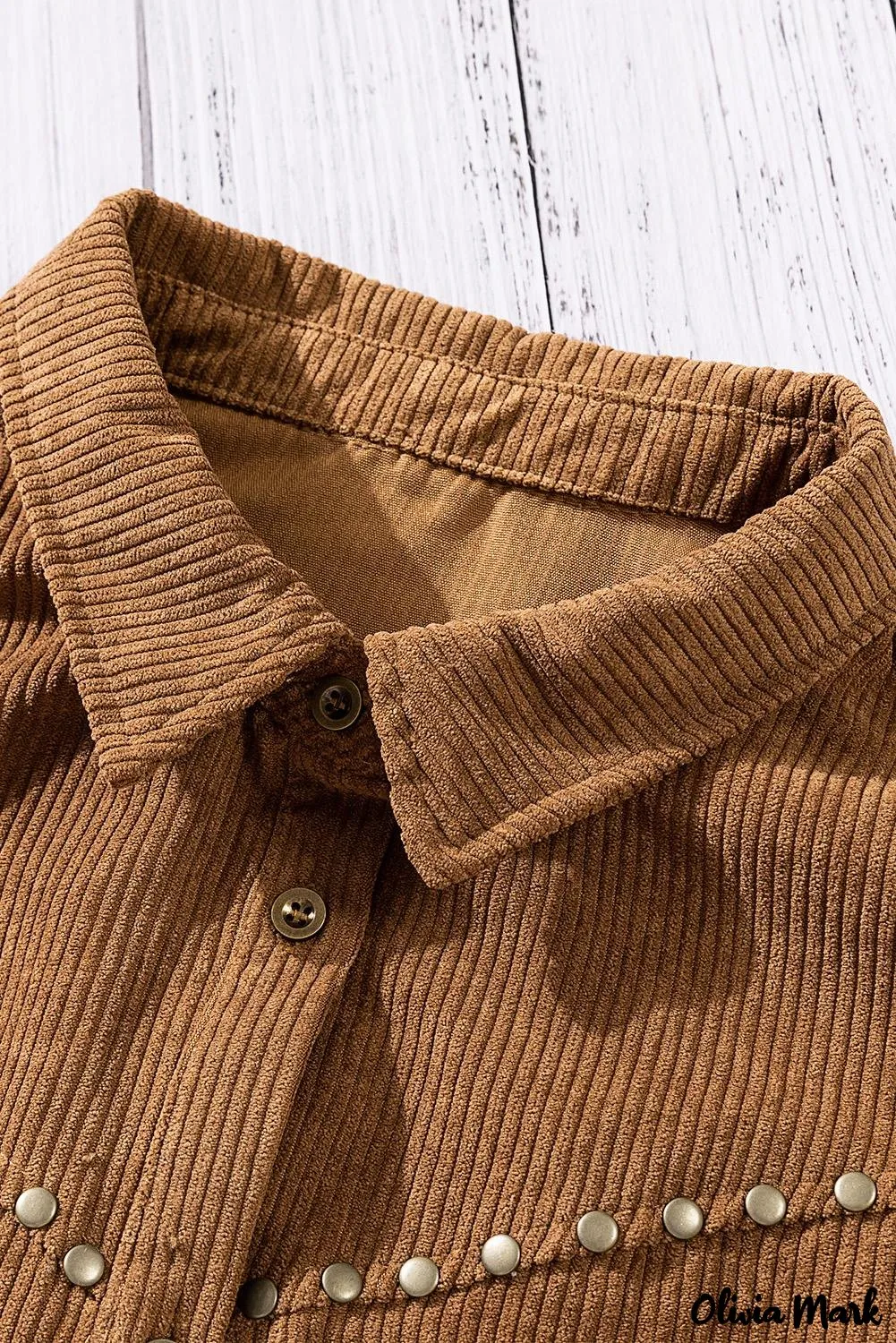 Deanwangkt - Beige corduroy buttoned long sleeve shirt with pockets