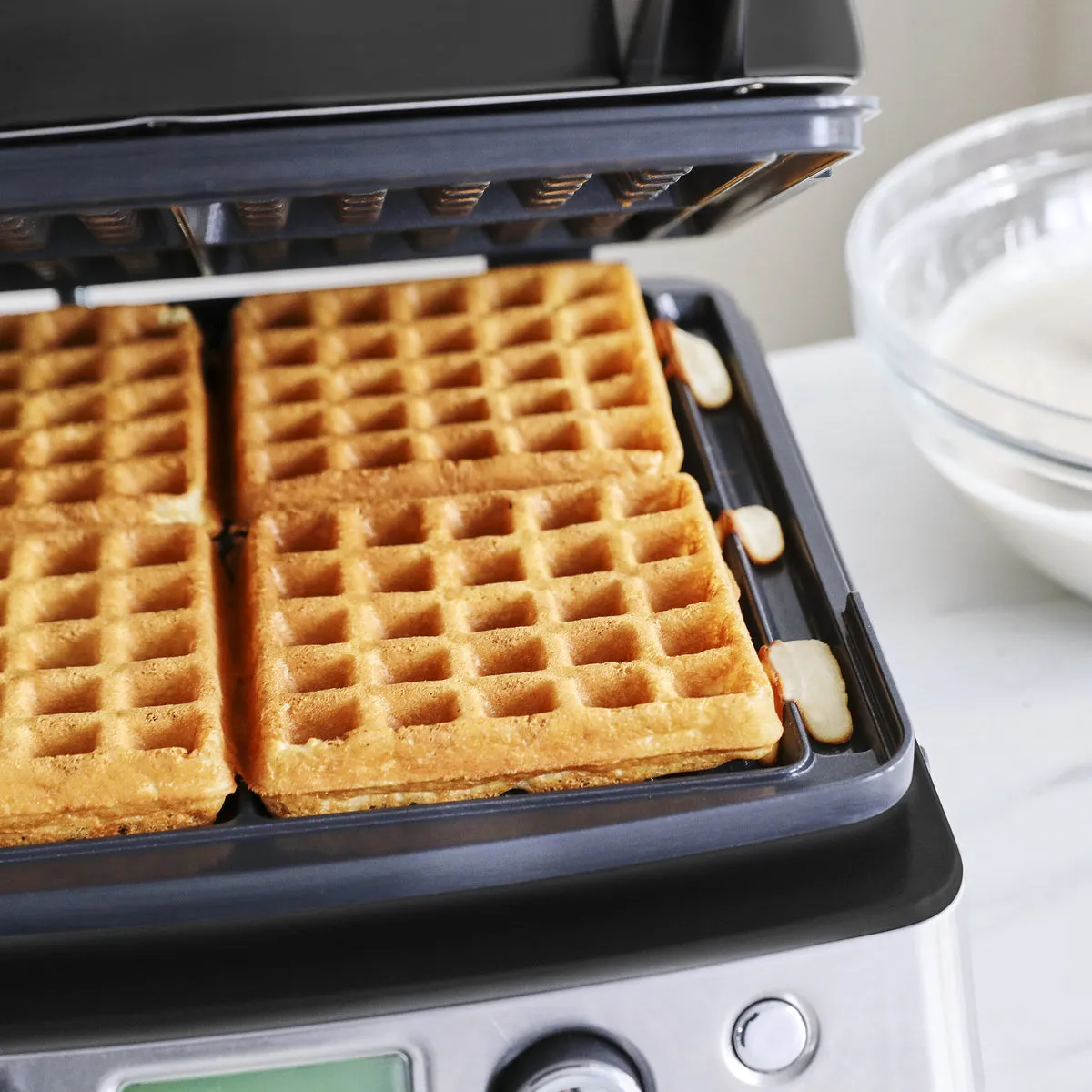 Elite Ceramic Nonstick 4-Square Waffle Maker | Black