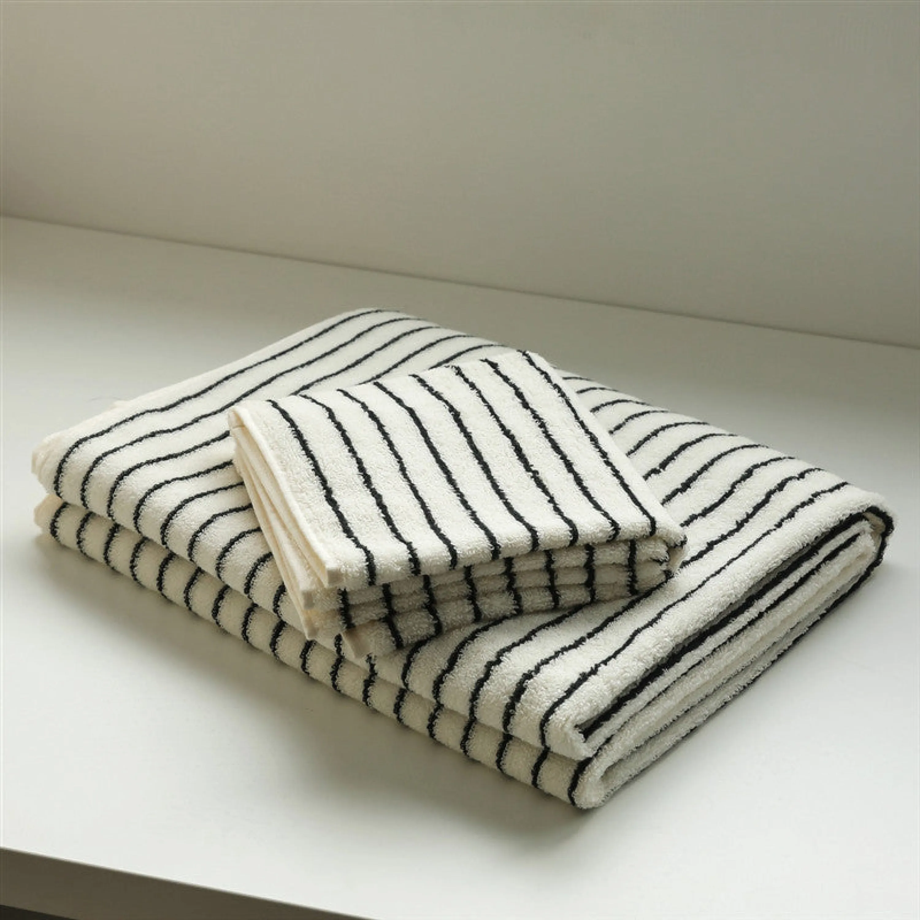 Minimal Stripe Towel