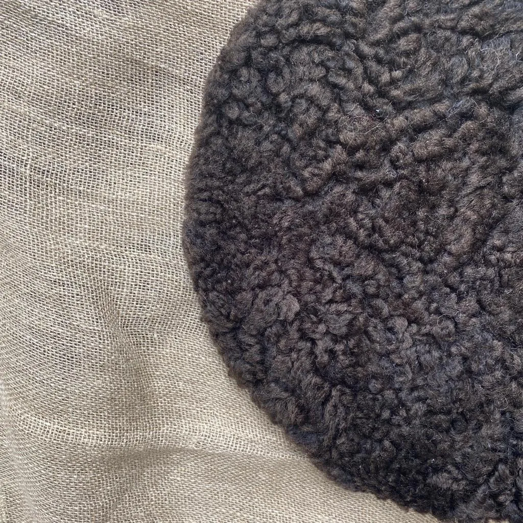 Round Padded Curly Sheepskin Seatpad