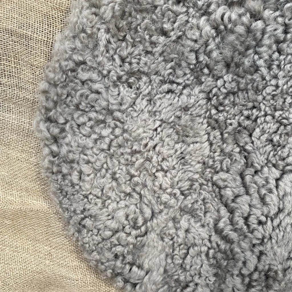 Round Padded Curly Sheepskin Seatpad