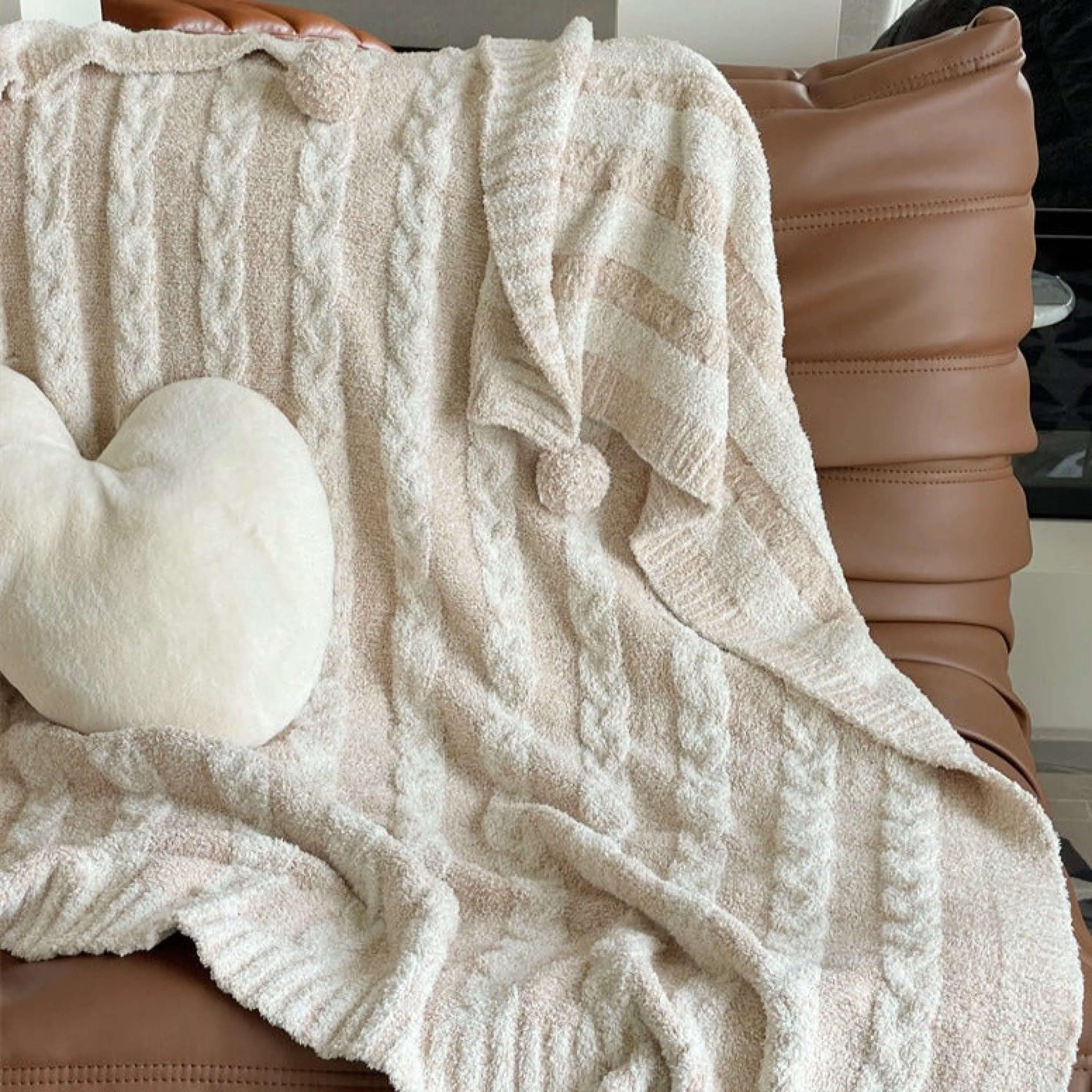 Striped Pom Pom Fluffy Blanket / Blue   White