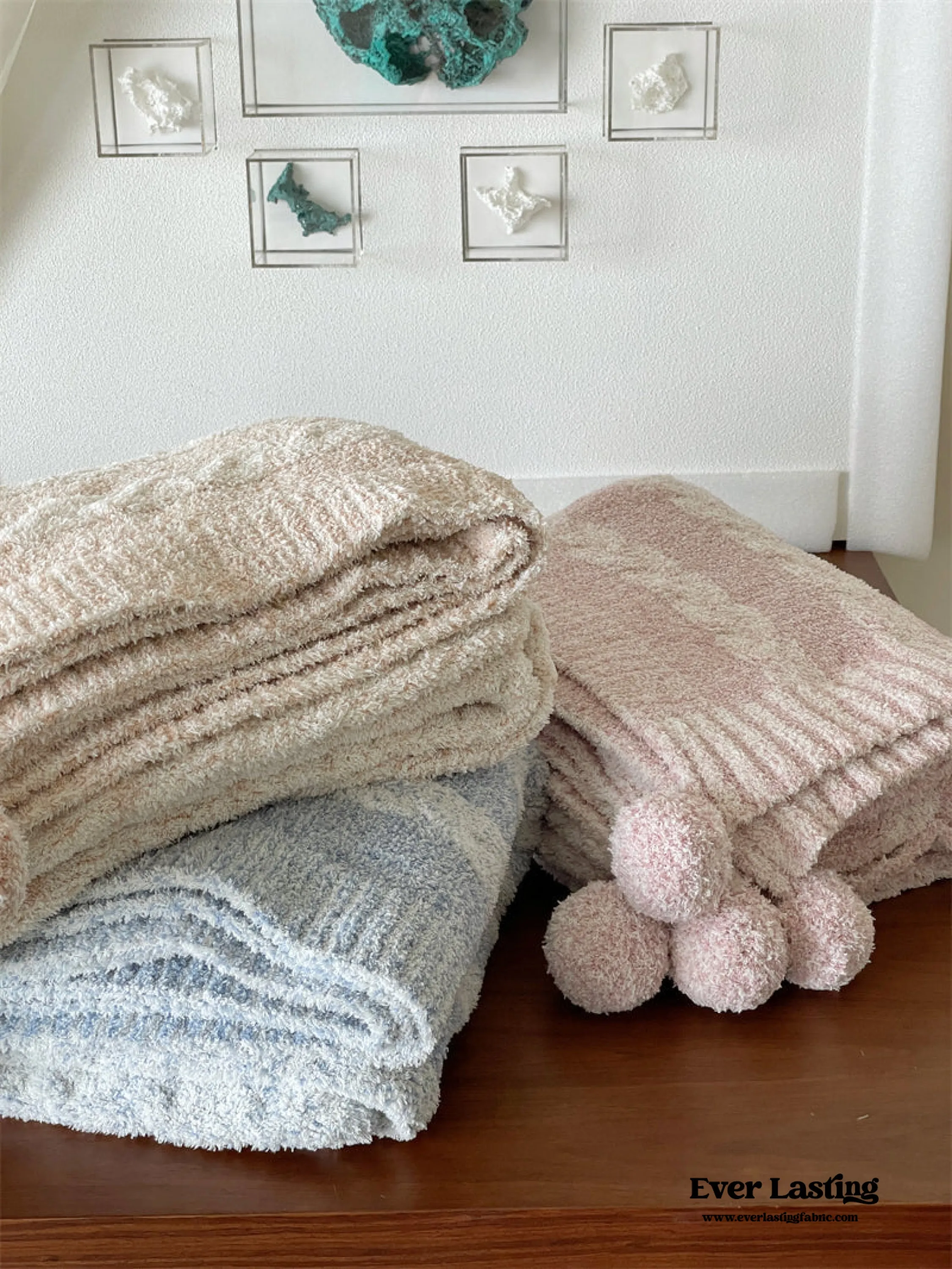 Striped Pom Pom Fluffy Blanket / Blue   White