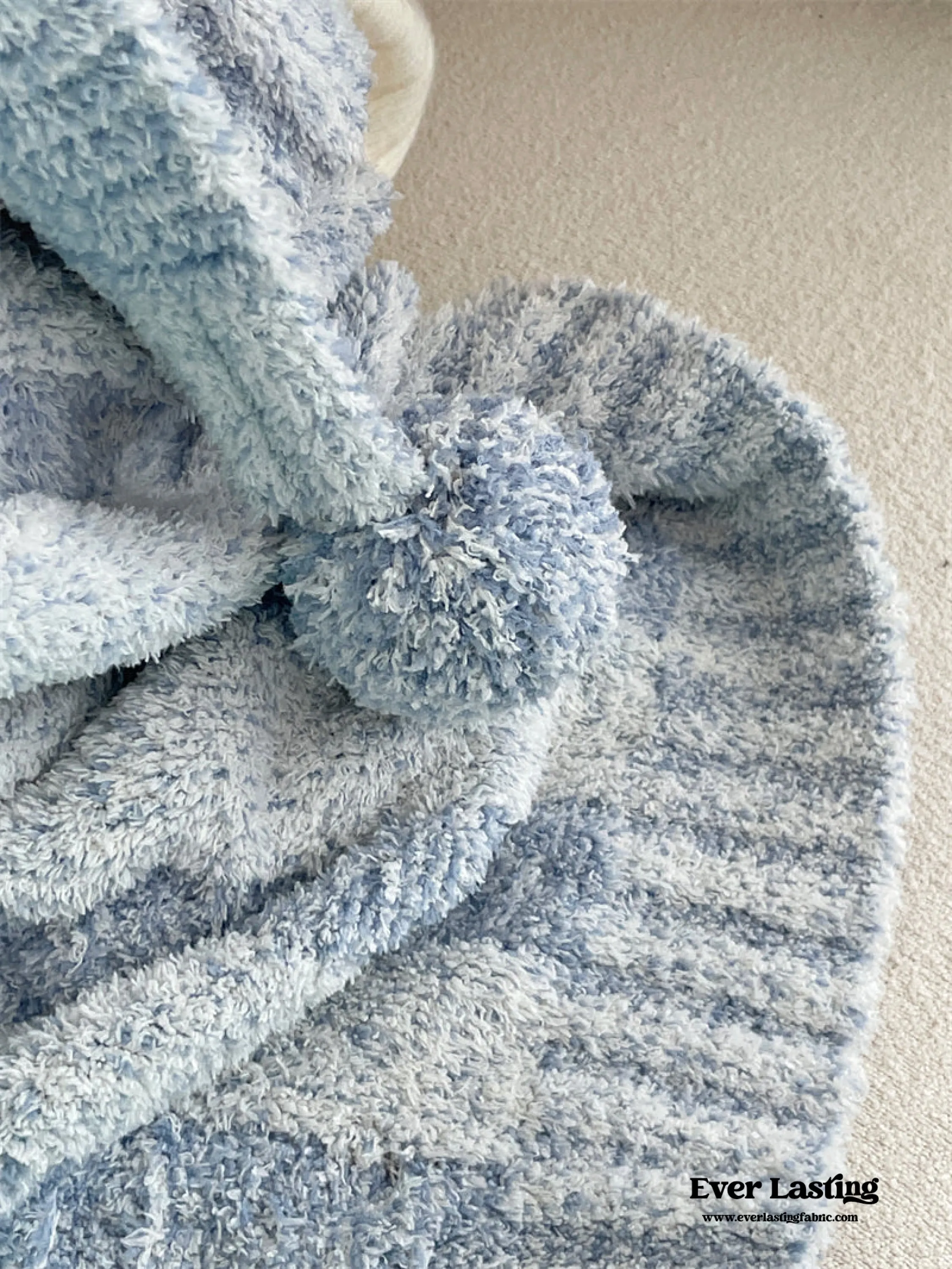 Striped Pom Pom Fluffy Blanket / Blue   White